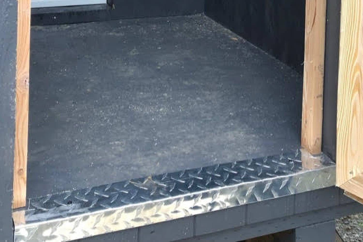metal kick gaurd option for dog kennels in washington