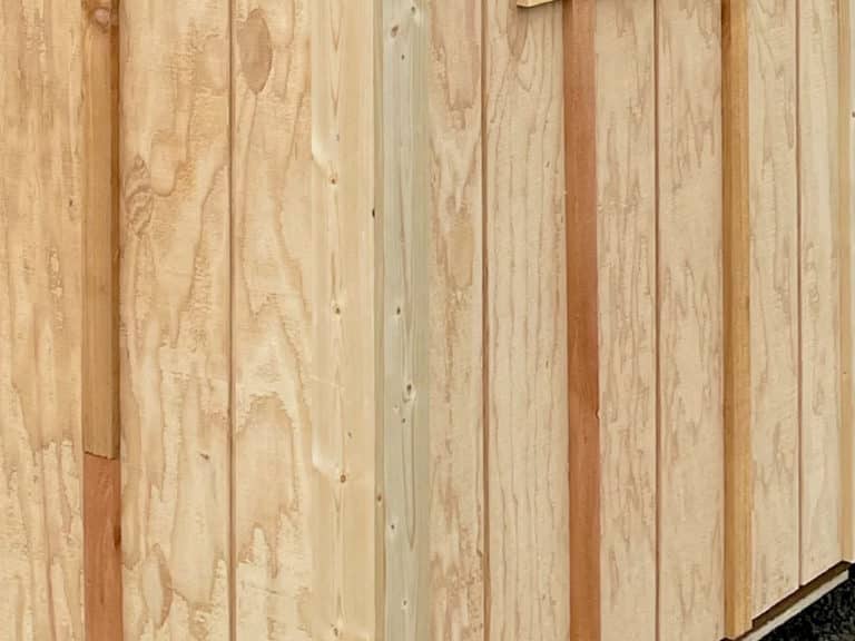 duratemp siding used on wooden dog kennel in oregon