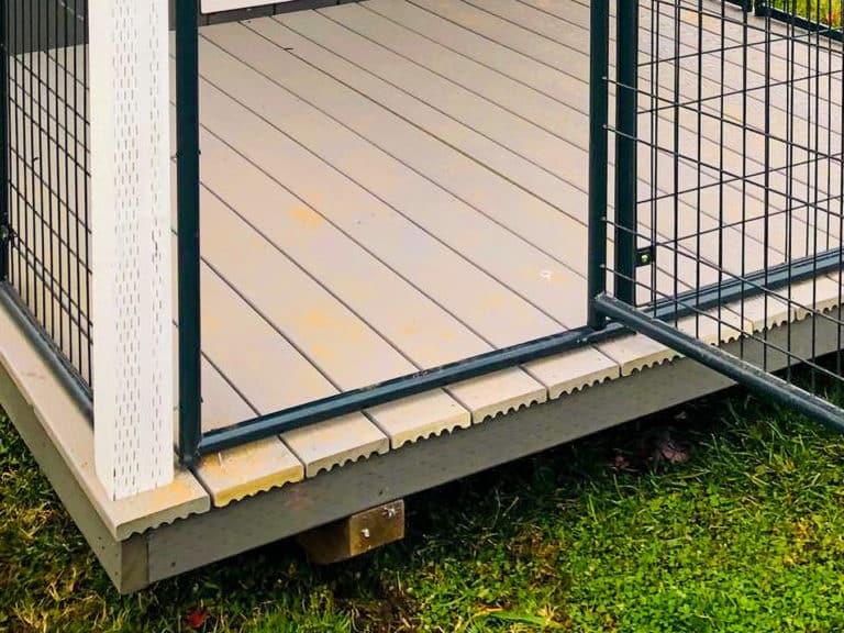 trex decking on wooden dog kennel for sale in oregon